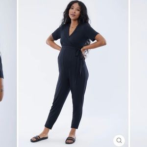 NWT Ingrid and Isabel everywhere shortsleeved maternity jumpsuit